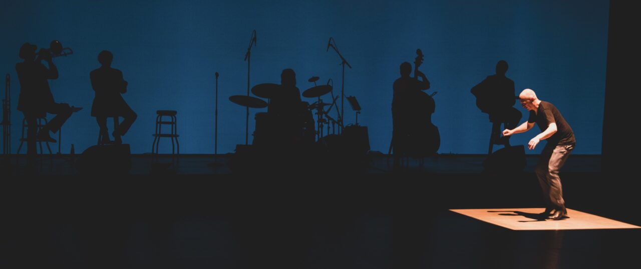Thomas Marek mit Band auf der Bühne